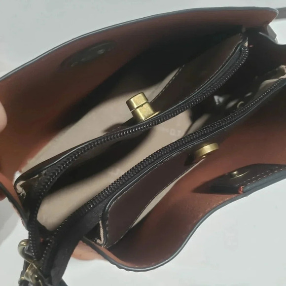 COPY - David Jones  Paris Brown Faux Leather Turnlock Crossbody. - Picture 3 of 11